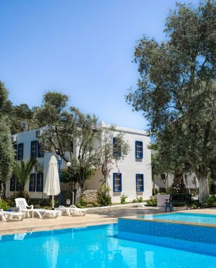 Hotel vs. Apartment Stay: Which One Suits Your Trip?